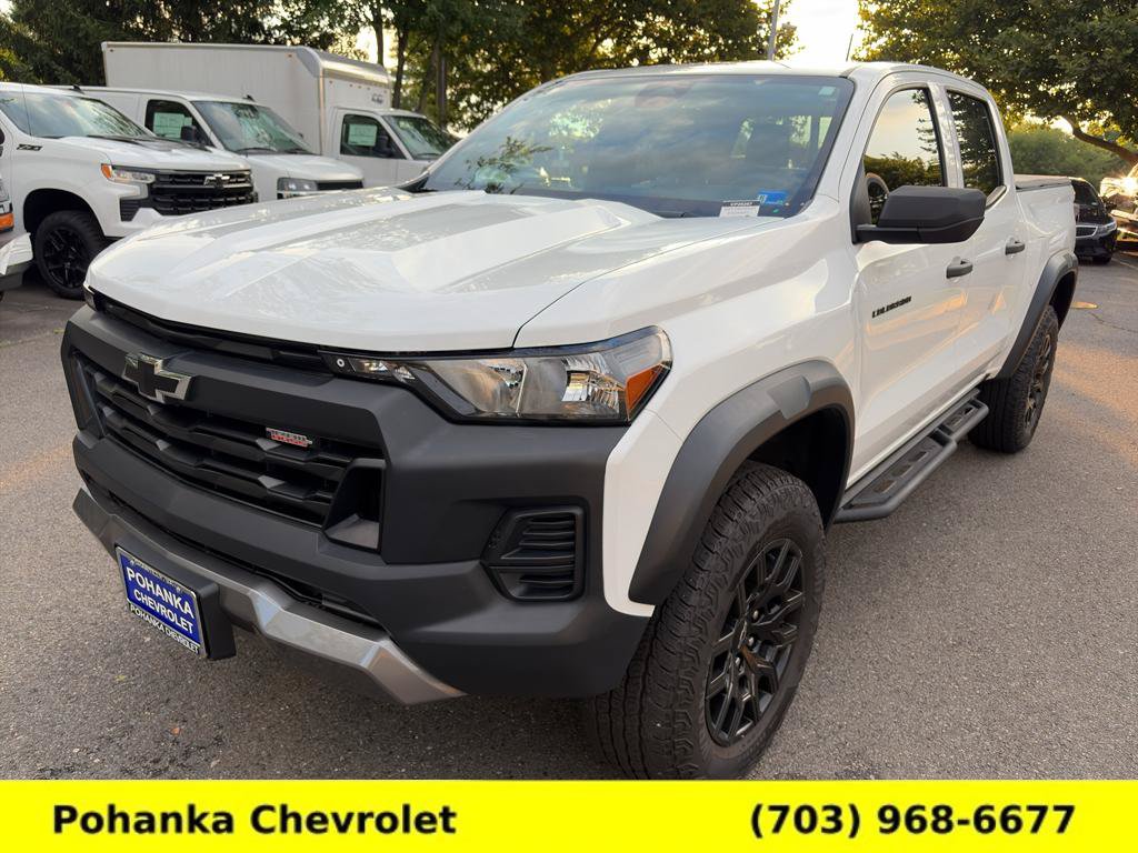 Used 2023 Chevrolet Colorado Trail Boss w/ Advanced Trailering Package AWD/4WD image 3