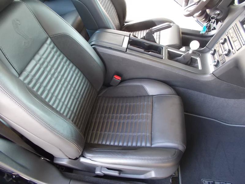 Used 2011 Ford Mustang Shelby GT500 w/ SVT Performance Pkg image 49