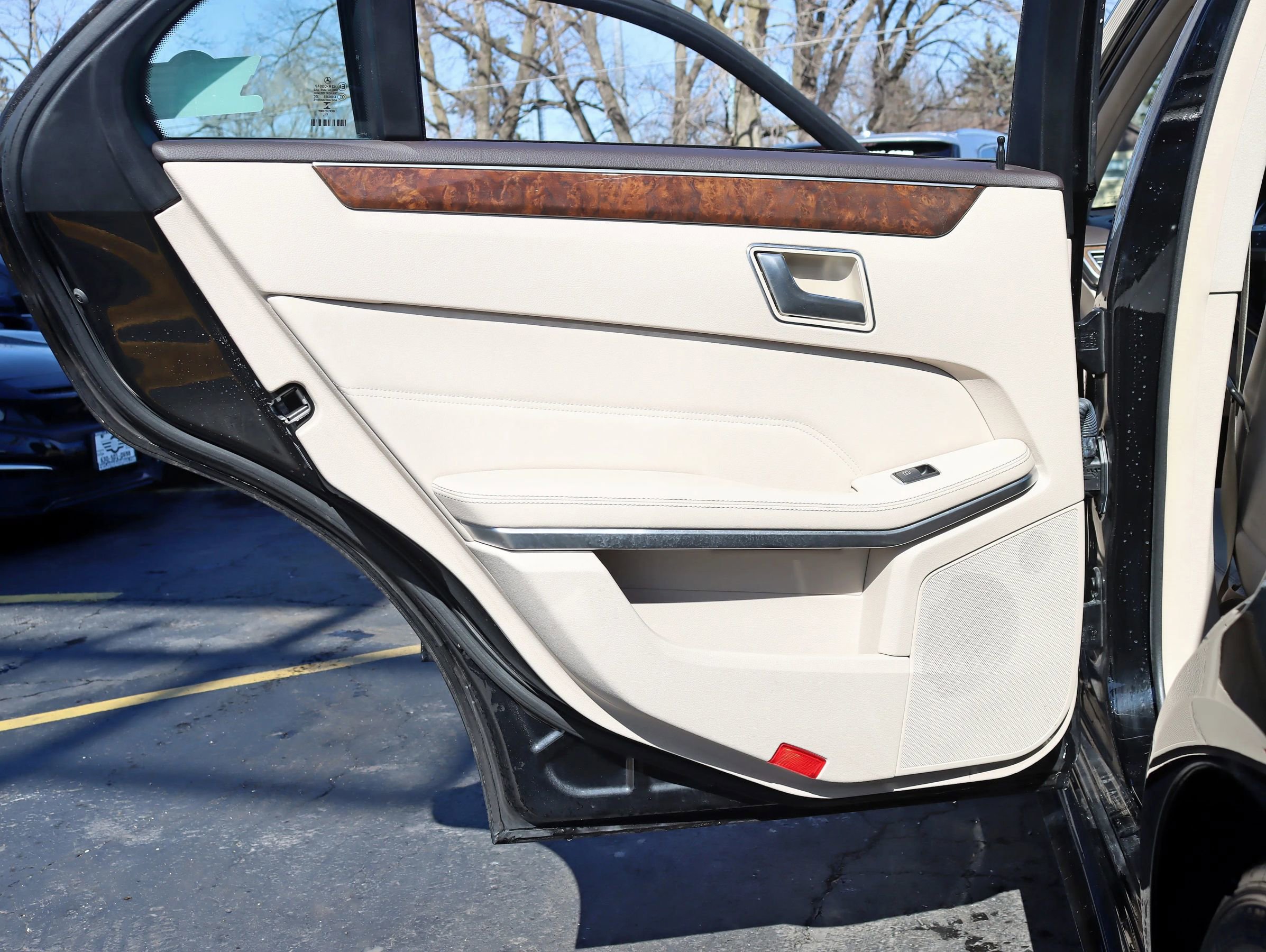 Used 2014 Mercedes-Benz E 350 4MATIC Sedan image 36
