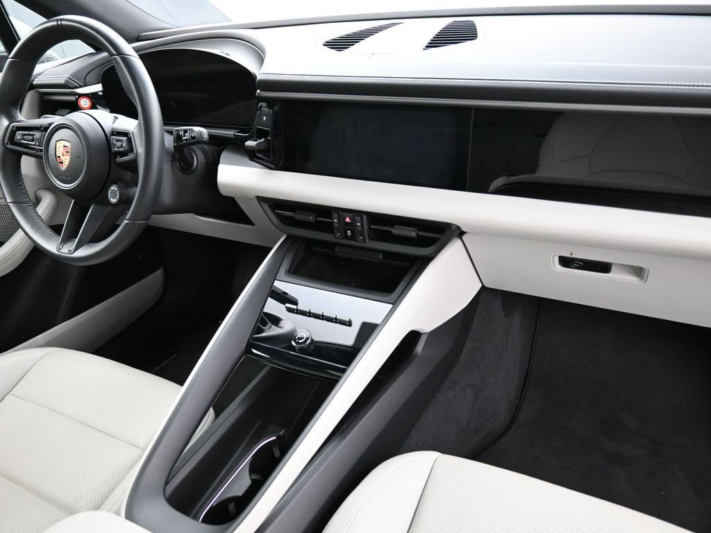 Certified 2024 Porsche Macan 4 Electric image 28