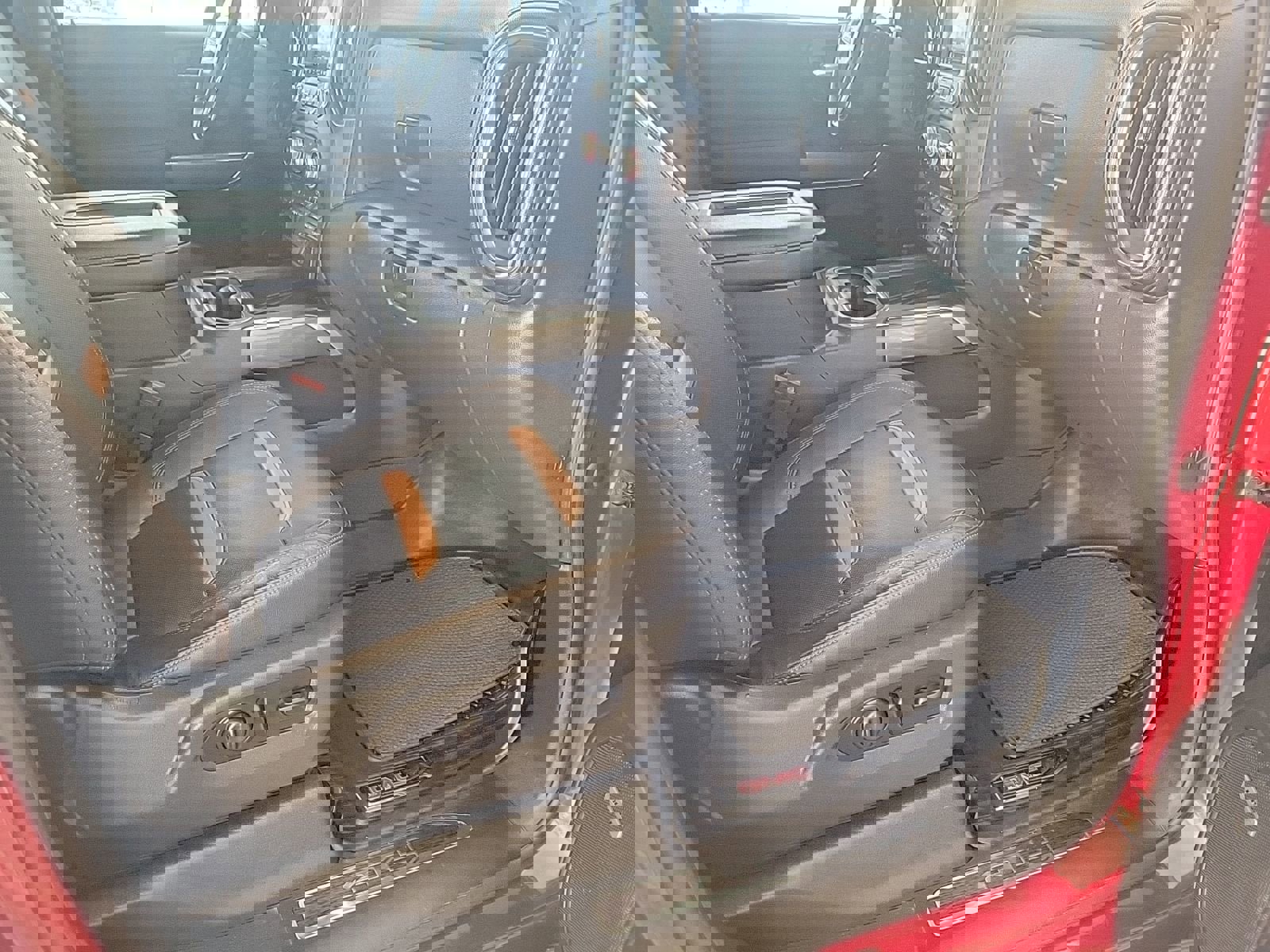 Used 2021 GMC Sierra 1500 AT4 w/ AT4 Value Package image 14