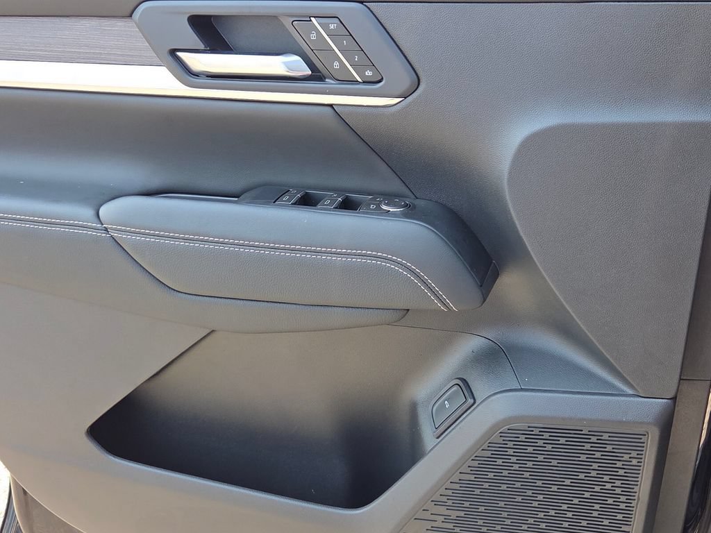 New 2026 GMC Terrain Denali w/ LPO, Floor Liner Package AWD/4WD image 26
