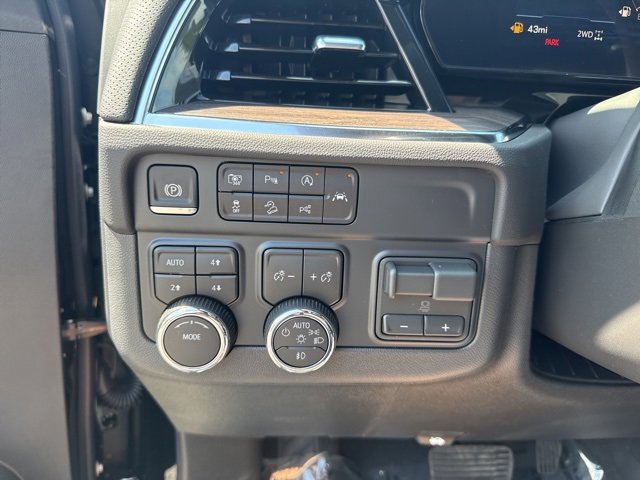 New 2026 Chevrolet Suburban Premier w/ Sun And Tow Package image 22