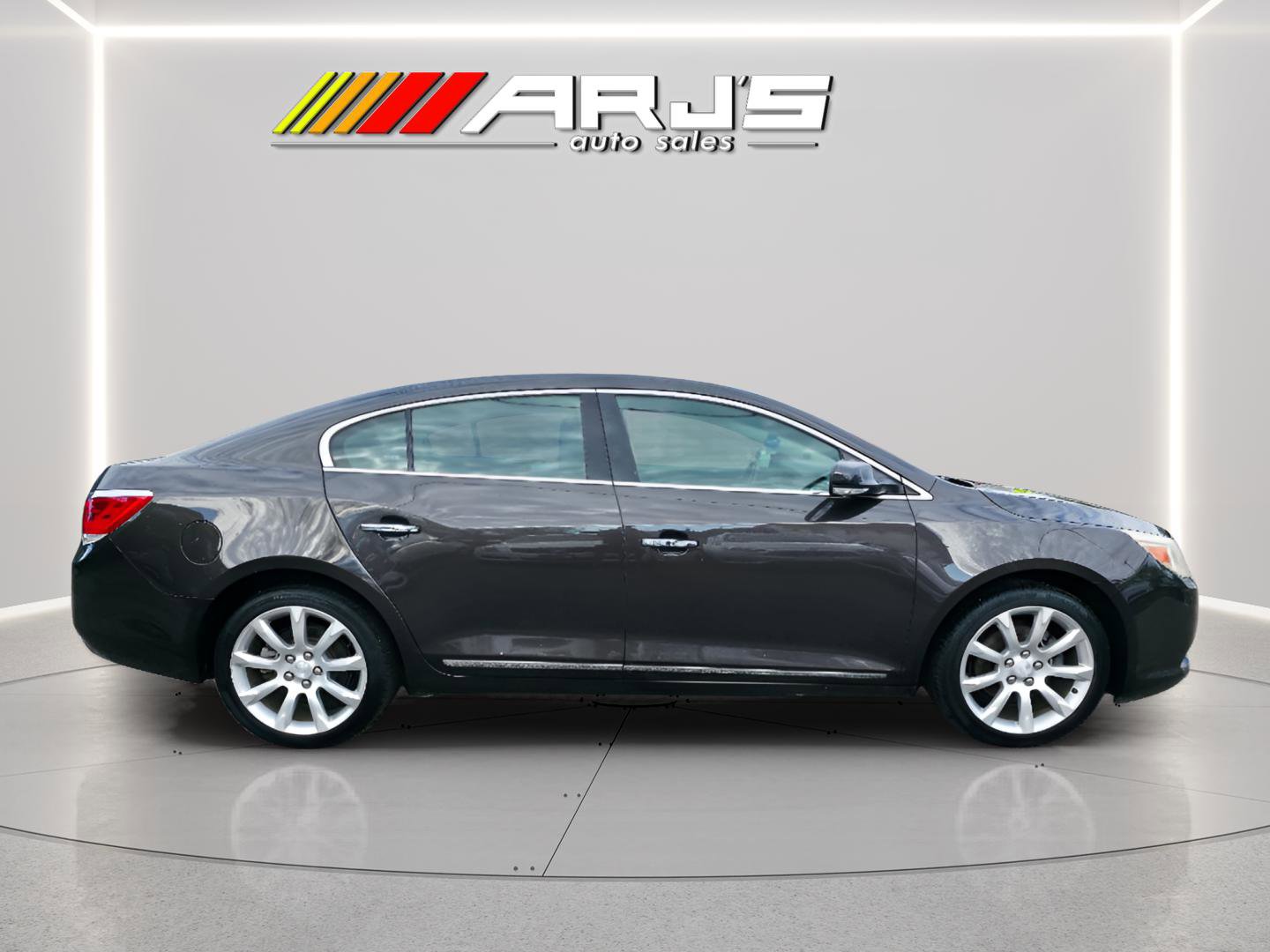 Used 2013 Buick LaCrosse Touring FWD image 4