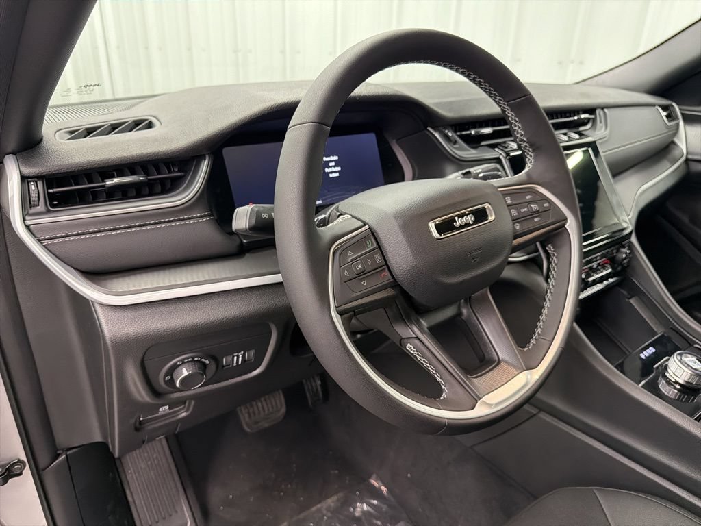 New 2026 Jeep Grand Cherokee Laredo X RWD image 15