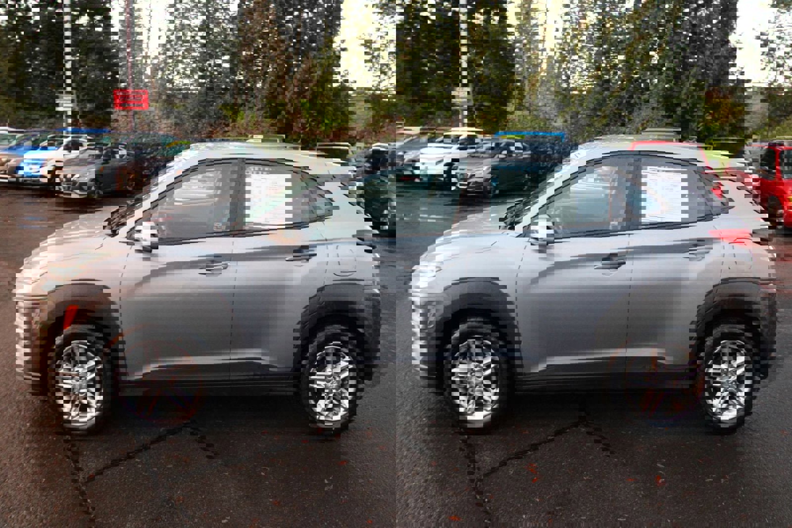 Used 2021 Hyundai Kona SE image 6