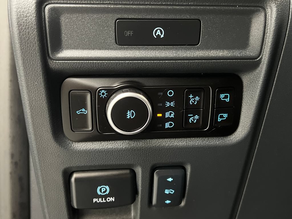 Used 2025 Ford F150 Lariat AWD/4WD image 46
