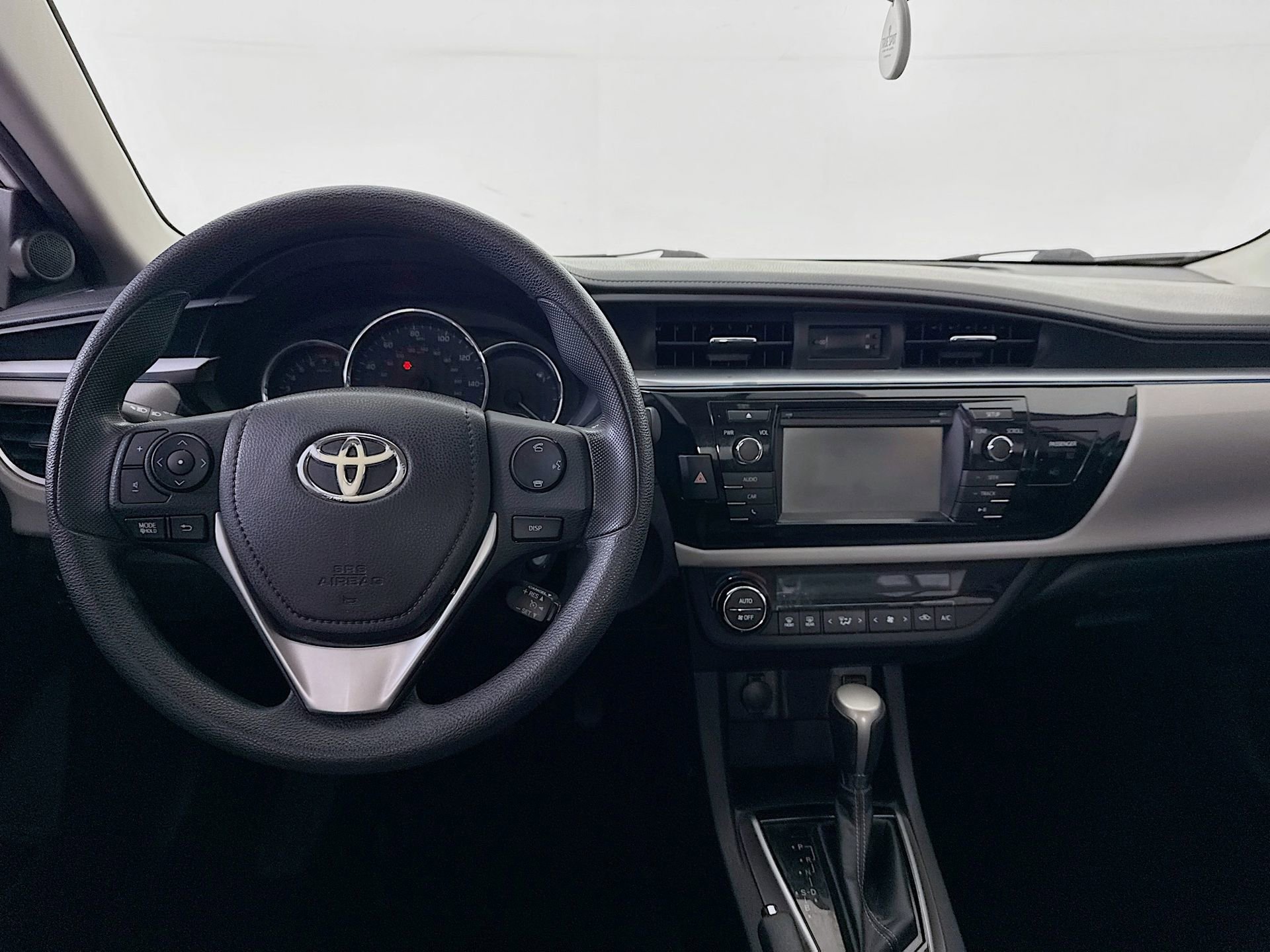 Used 2015 Toyota Corolla LE FWD image 21