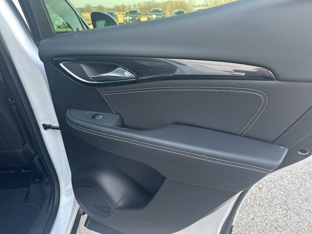 Used 2023 Buick Envision Essence image 44