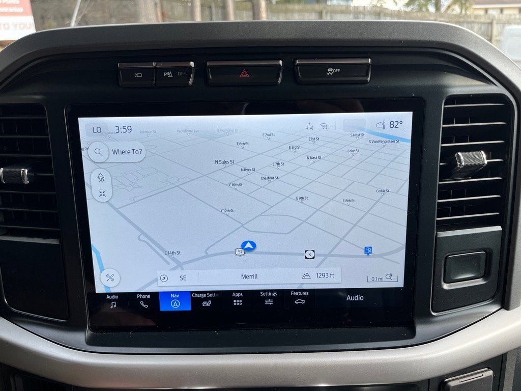 Used 2022 Ford F150 Lightning XLT image 22