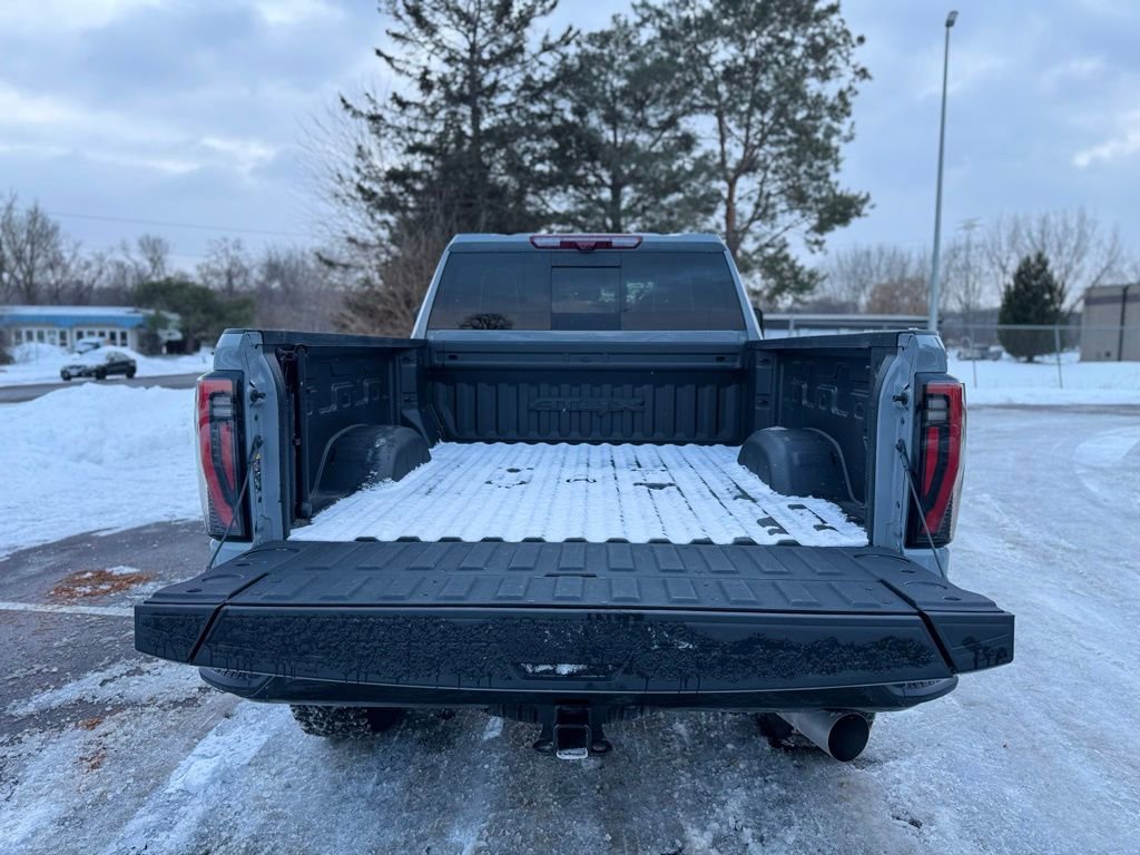 Used 2024 GMC Sierra 2500 AT4X image 11