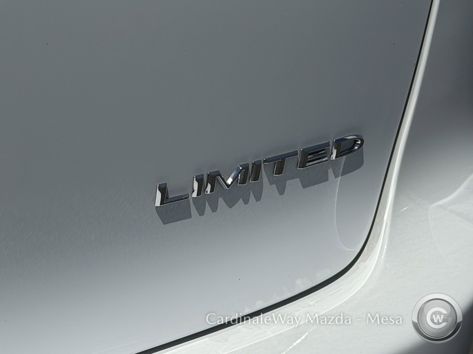 Used 2024 Chrysler Pacifica Limited w/ Trailer Tow Group FWD image 11