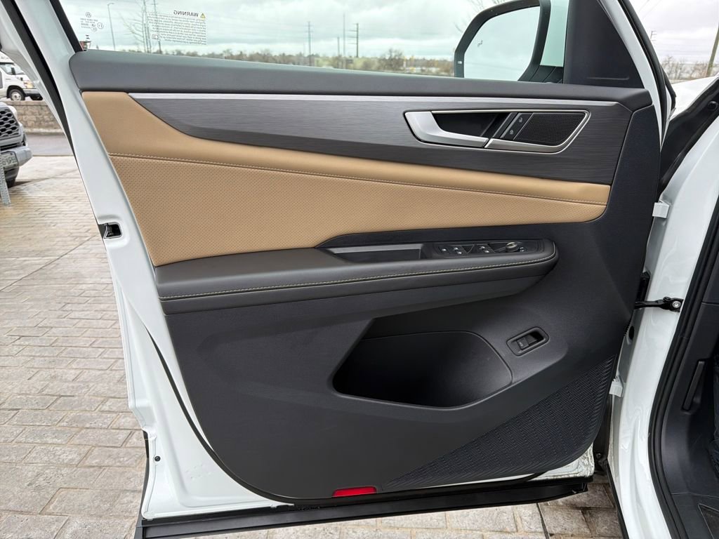 Used 2025 Volkswagen Atlas Cross Sport SE image 11