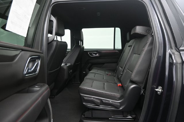 Used 2023 Chevrolet Suburban RST RWD image 11