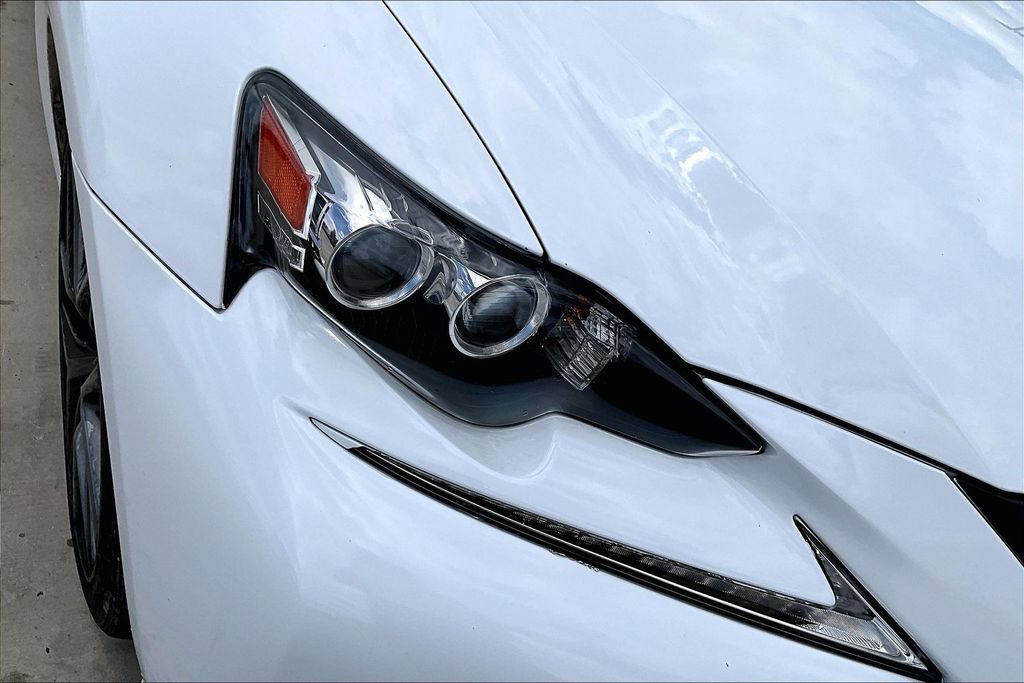 Used 2016 Lexus IS 200t w/ F Sport Package RWD image 34