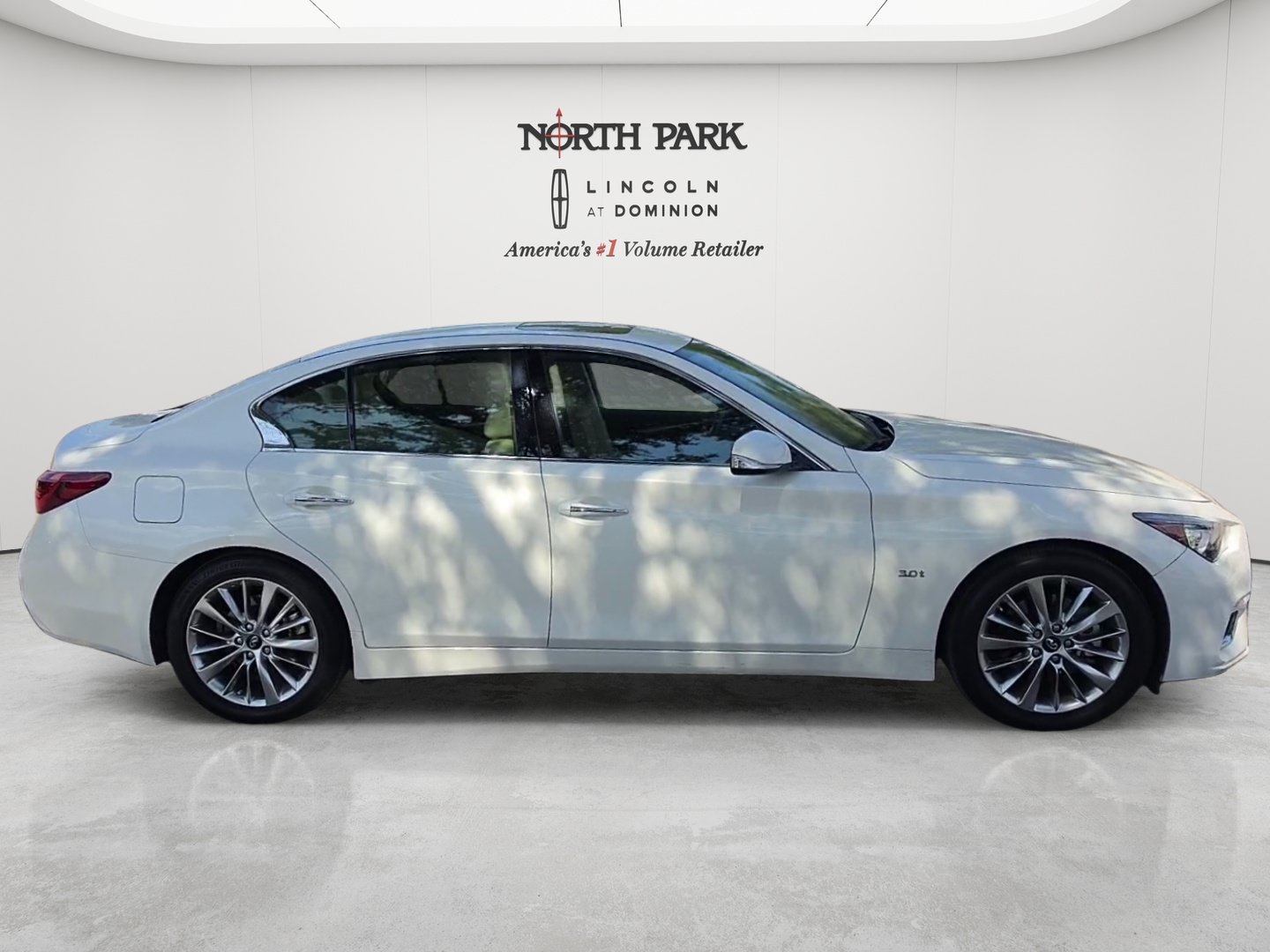 Used 2019 INFINITI Q50 Luxe w/ Essential Package (3.0T Luxe) RWD image 6