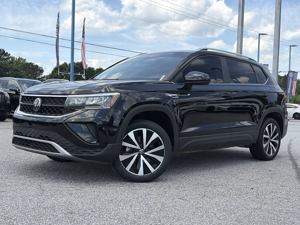 Used 2024 Volkswagen Taos SE w/ MDO Package
