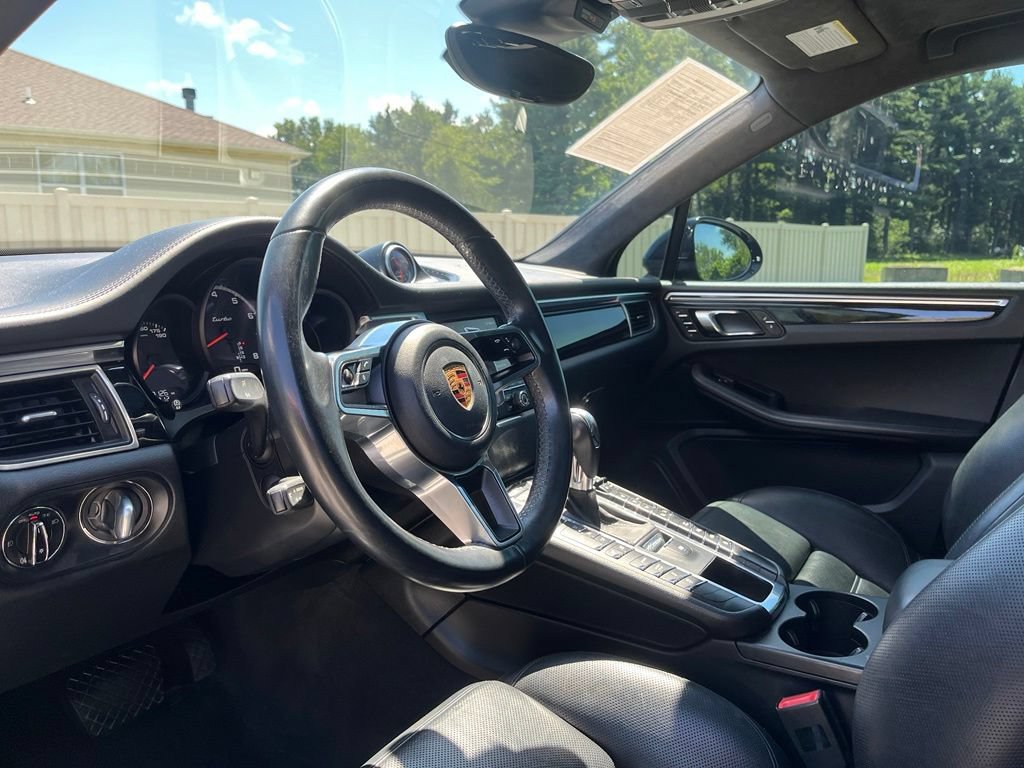 Used 2016 Porsche Macan Turbo AWD/4WD image 17