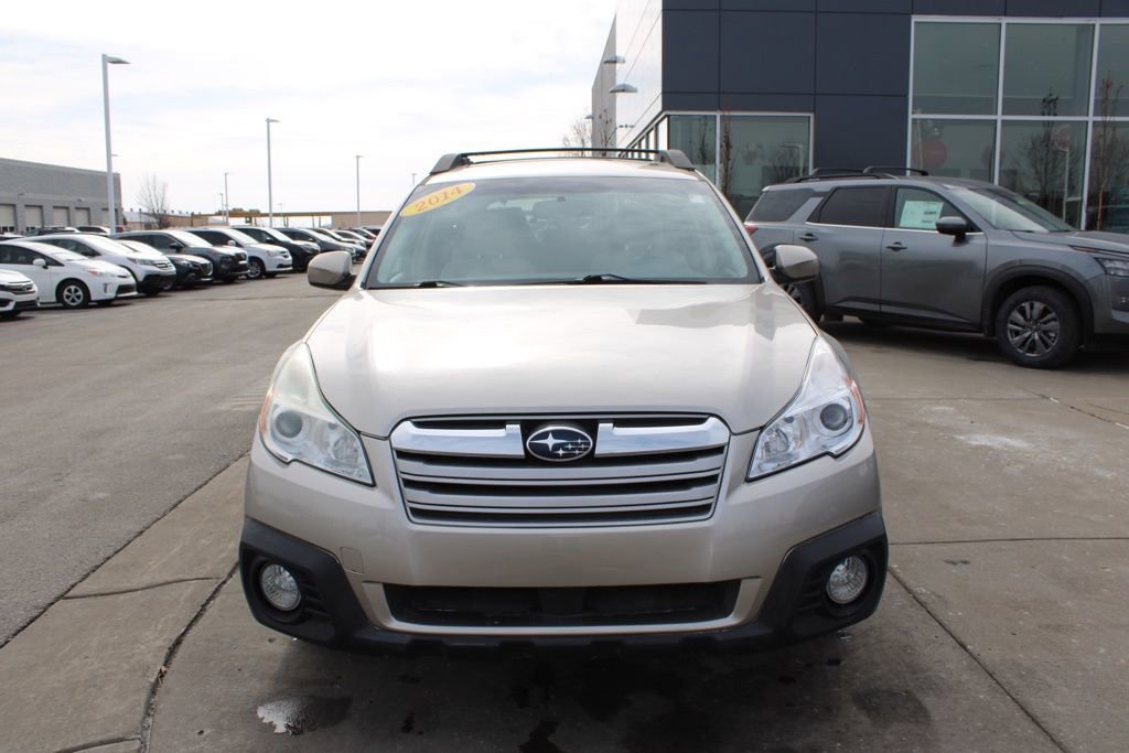 Used 2014 Subaru Outback 2.5i Premium image 2
