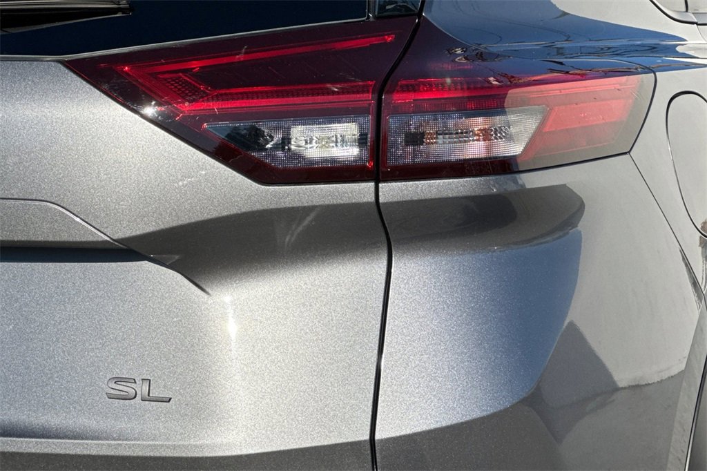 Certified 2025 Nissan Rogue SL w/ SL Premium Package image 27