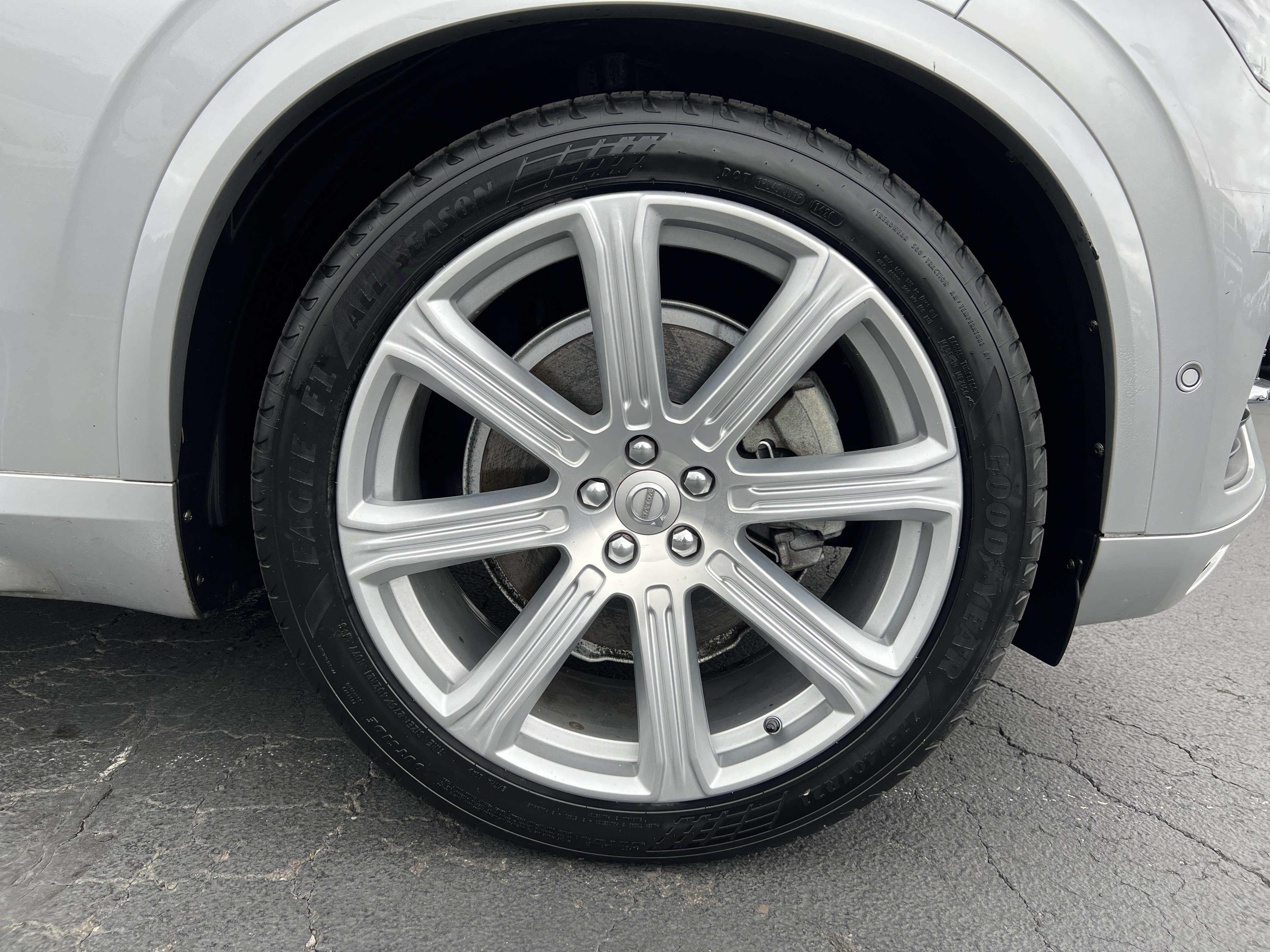 Used 2016 Volvo XC90 T6 Inscription w/ Vision Package AWD/4WD image 11