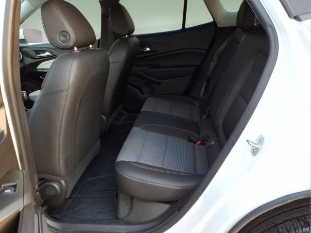 Used 2025 Chevrolet Trax LT w/ Driver Confidence Package FWD image 12
