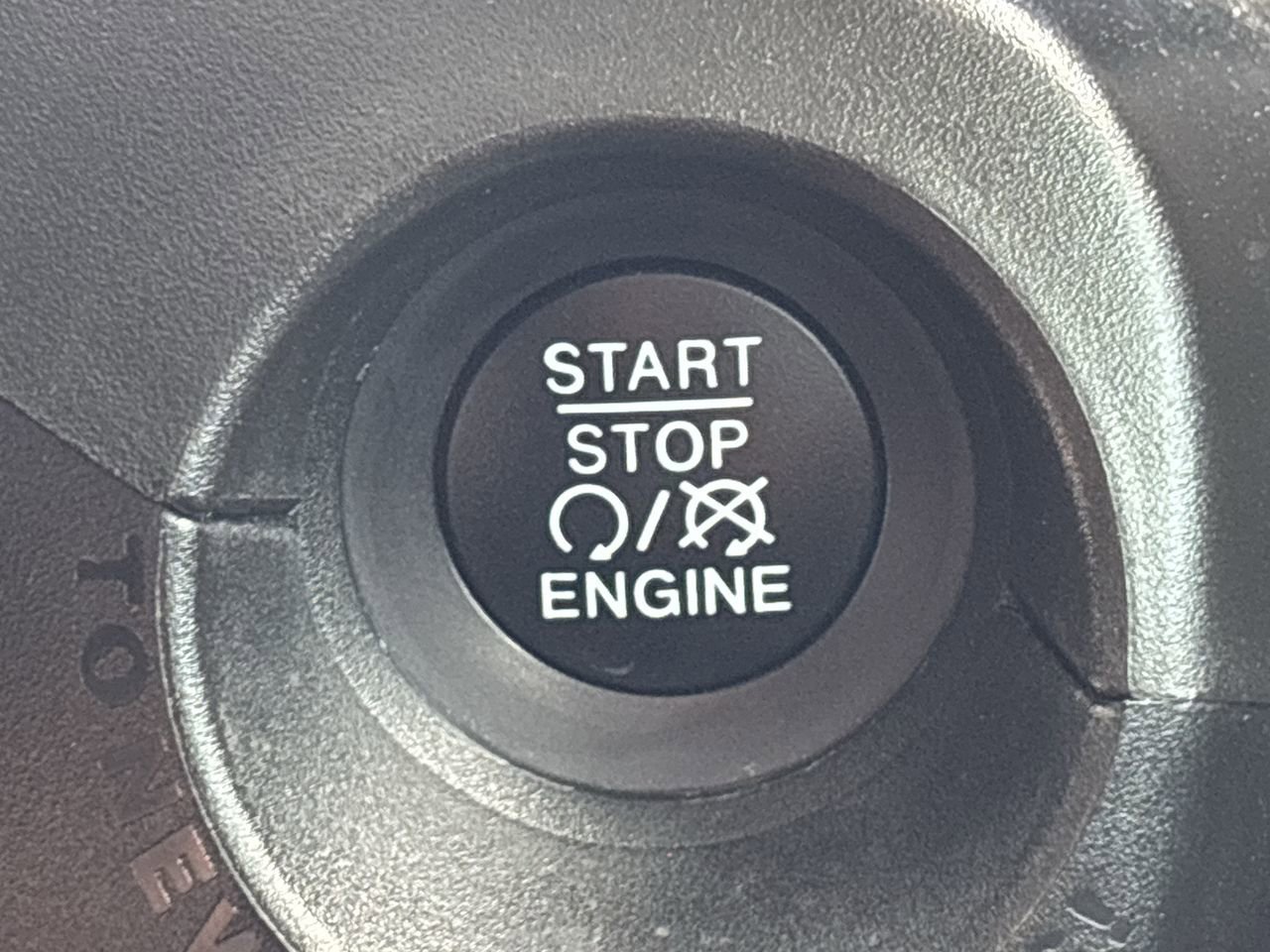 Used 2020 Jeep Renegade Altitude FWD image 27