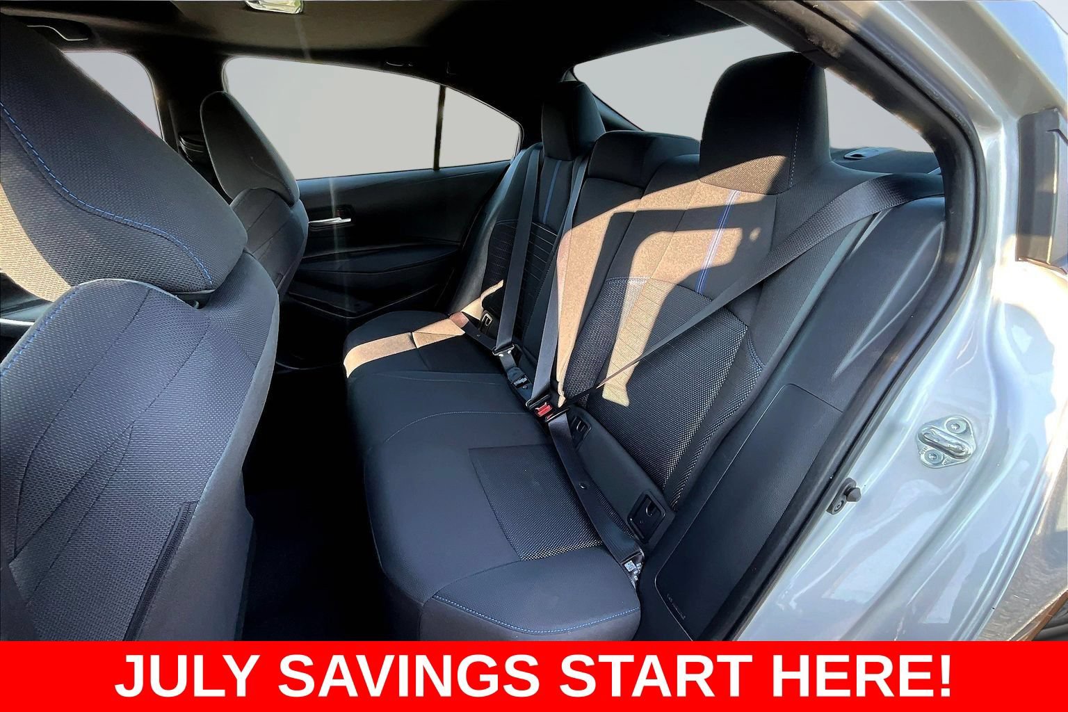 Used 2021 Toyota Corolla SE w/ SE Premium Package FWD image 23