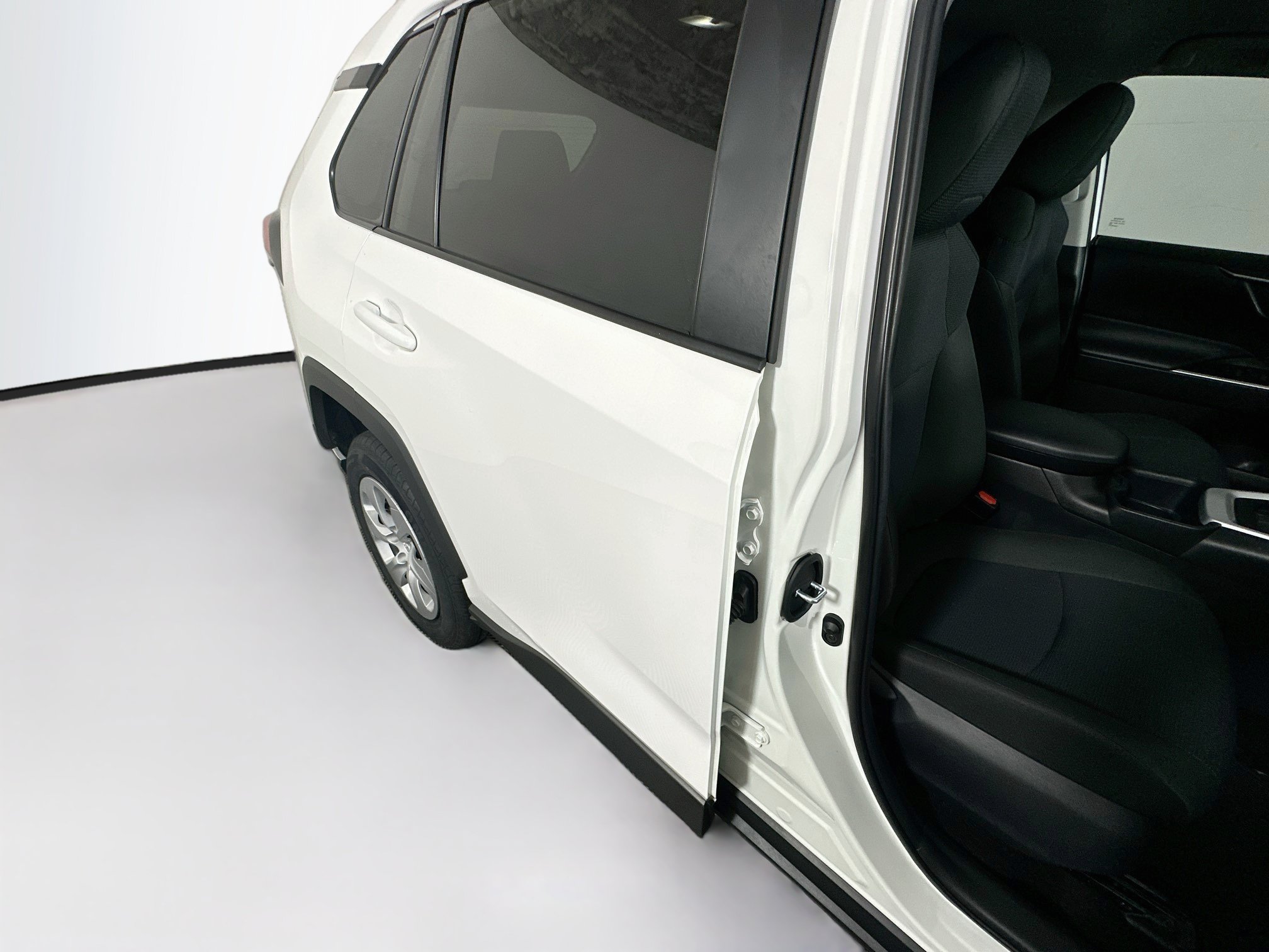 Certified 2025 Toyota RAV4 LE FWD image 27