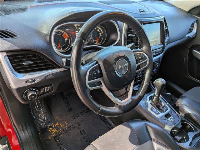Used 2017 Jeep Cherokee Trailhawk w/ Cold Weather Group image 10