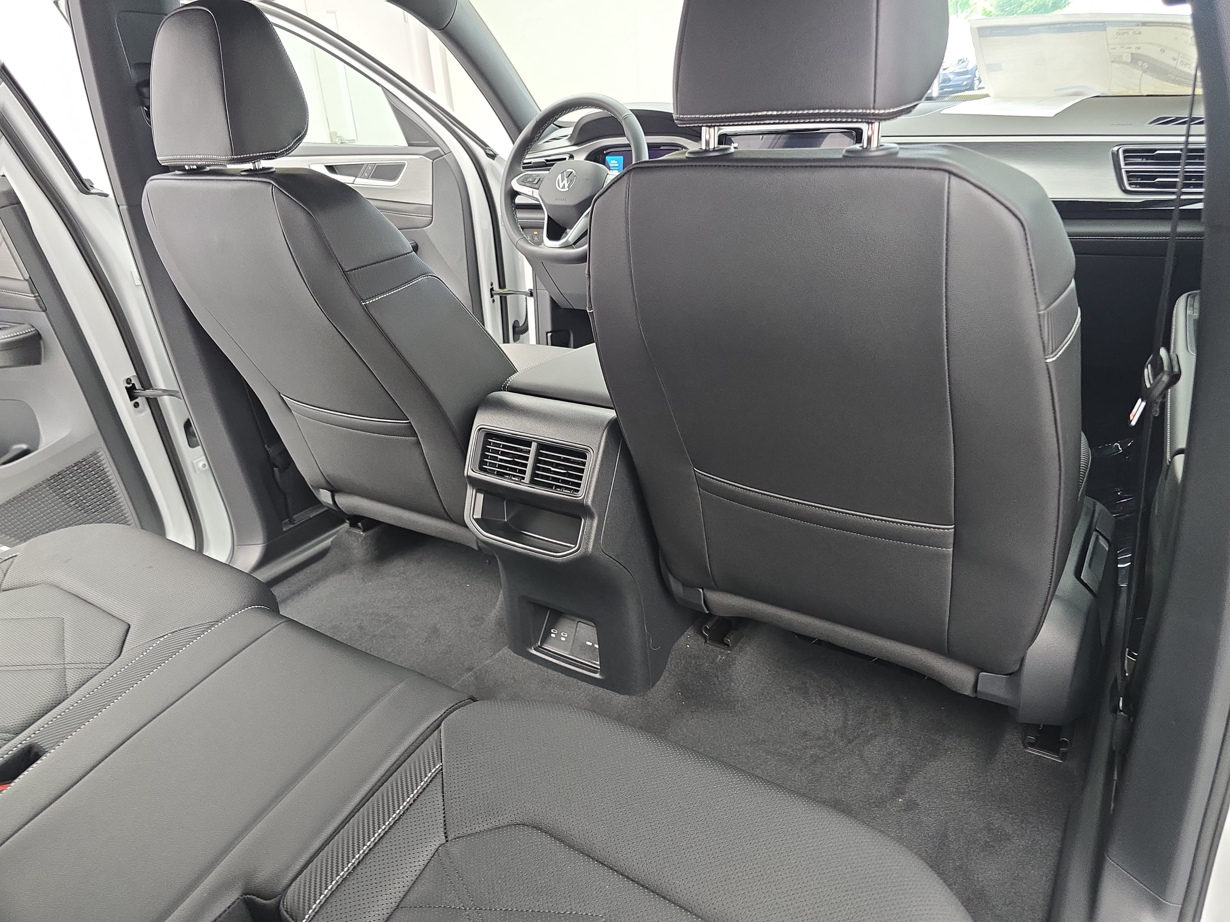 New 2026 Volkswagen Atlas Cross Sport SE AWD/4WD image 11