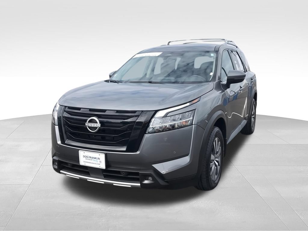 Used 2023 Nissan Pathfinder SL w/ Lighting Package (N92) AWD/4WD image 4