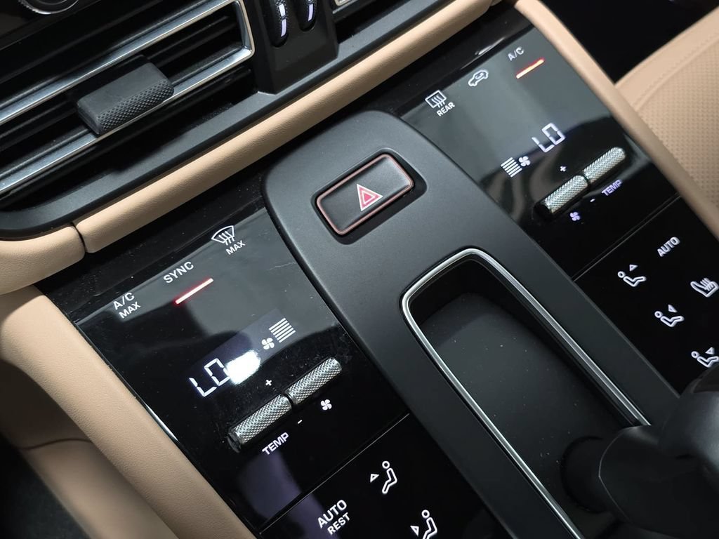 Certified 2025 Porsche Macan S w/ Premium Package Plus AWD/4WD image 19