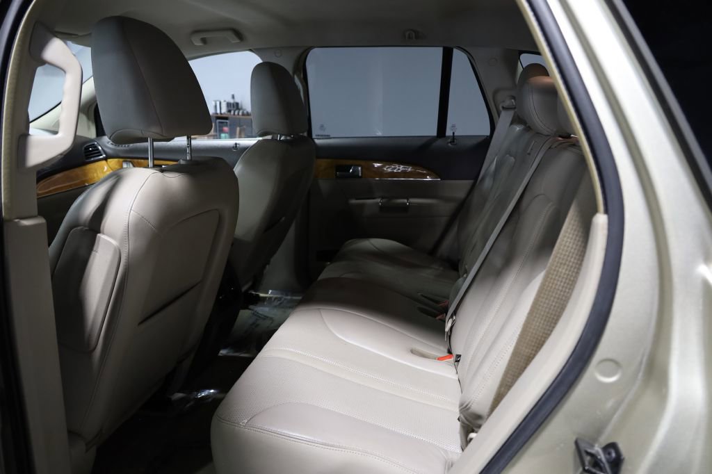 Used 2011 Lincoln MKX 2WD w/ Wood Pkg image 14