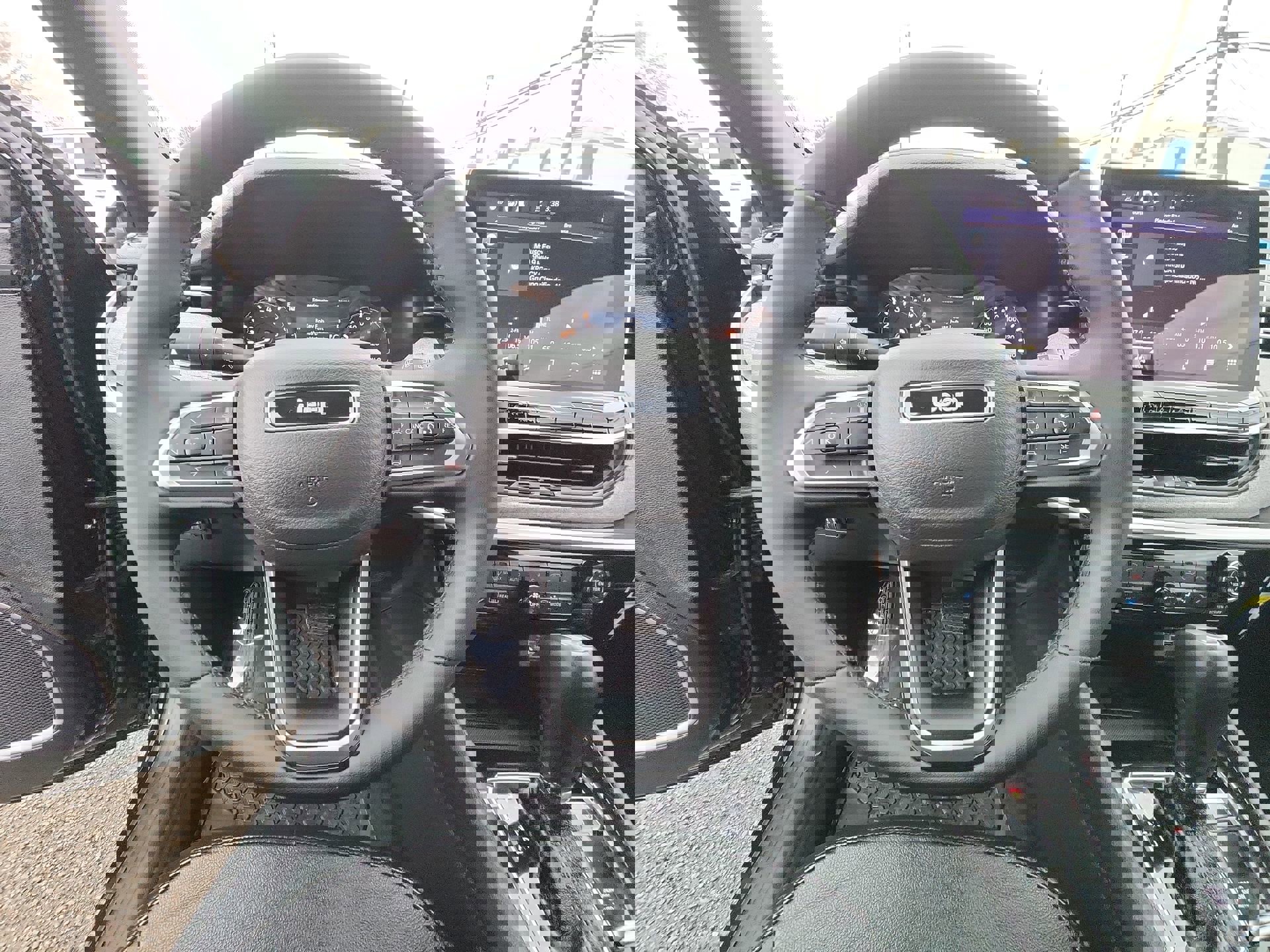 Certified 2023 Jeep Compass Latitude image 11