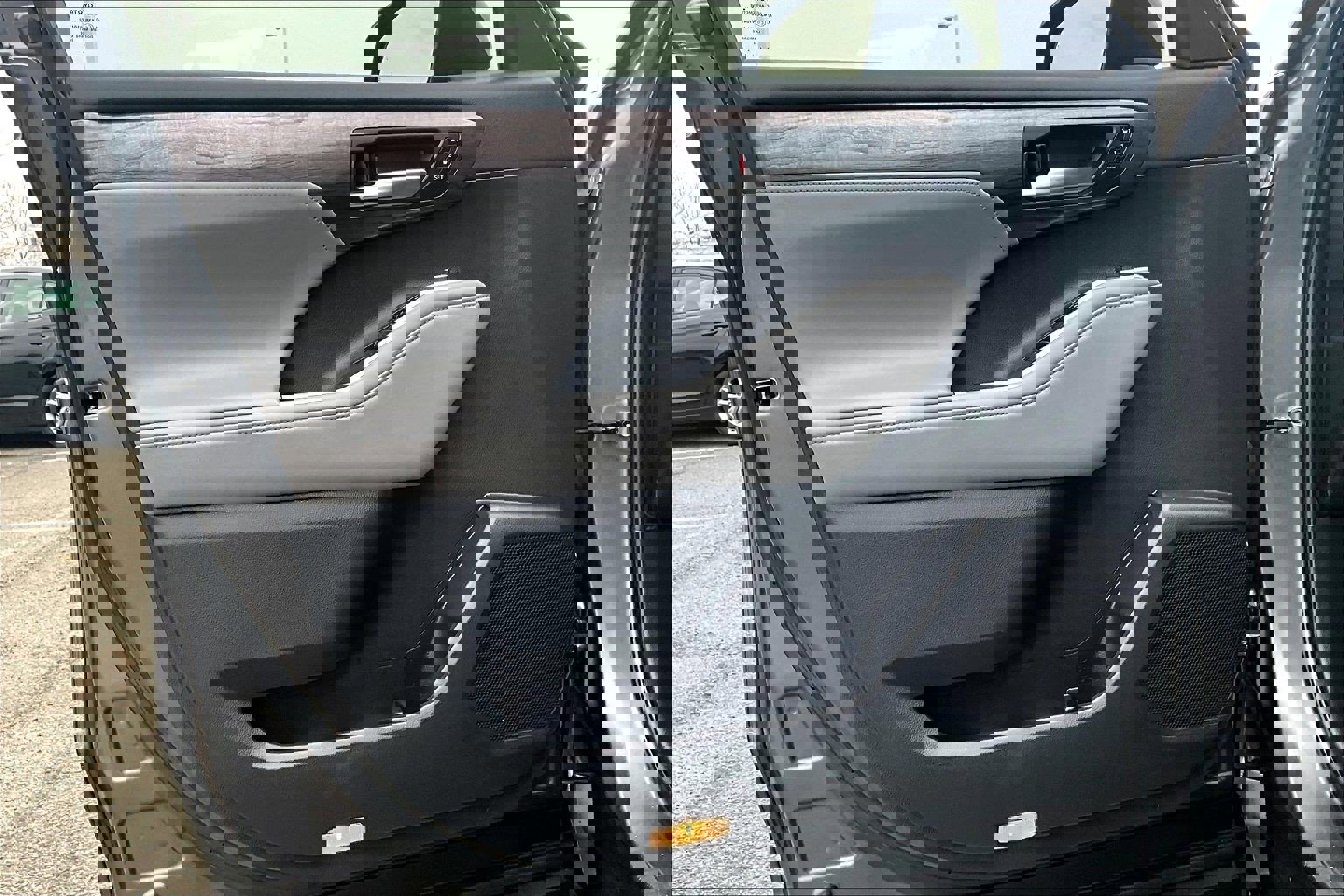 Used 2023 Toyota Highlander Limited image 22