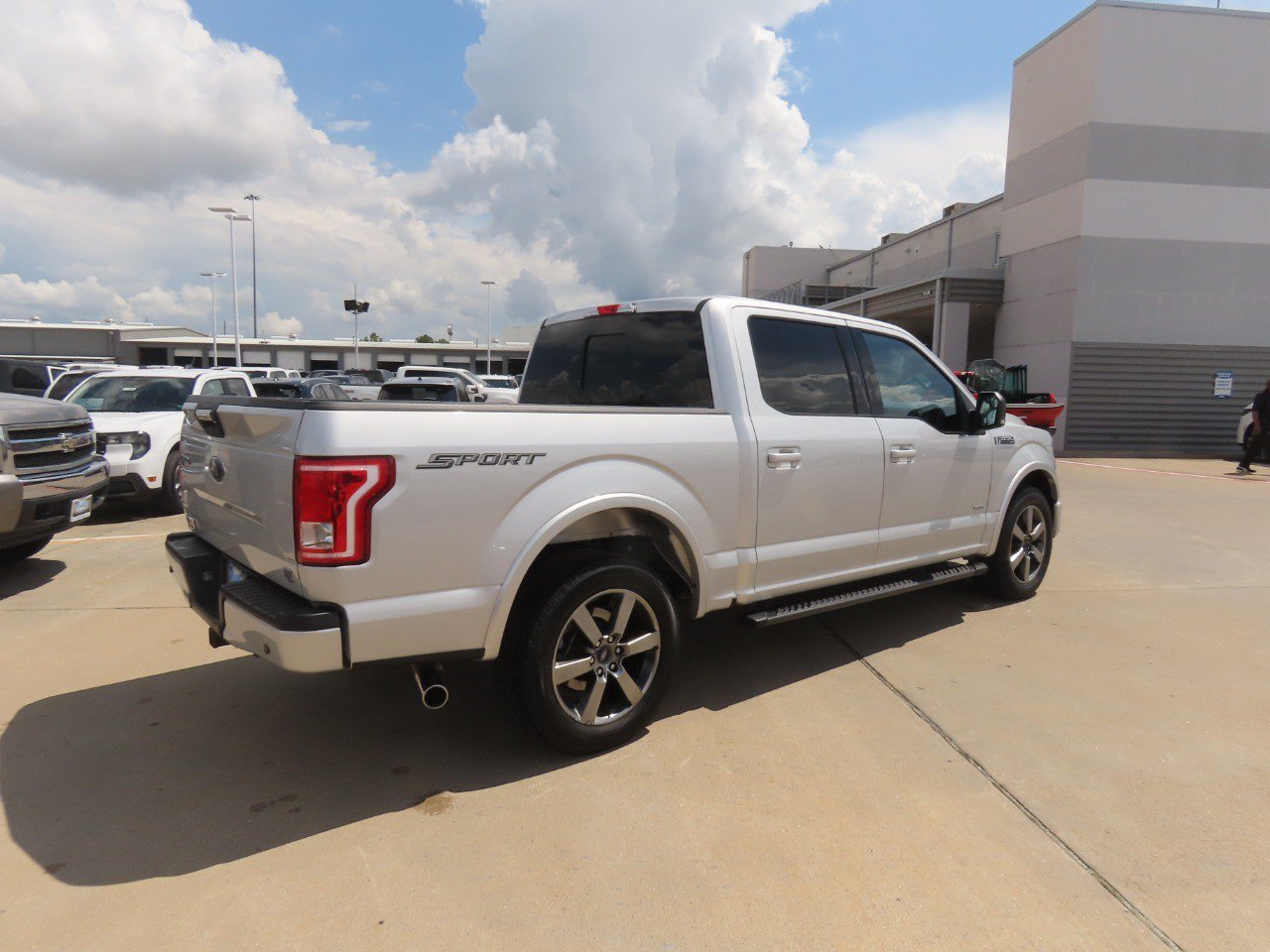 Used 2017 Ford F150 XLT w/ Equipment Group 302A Luxury RWD image 11