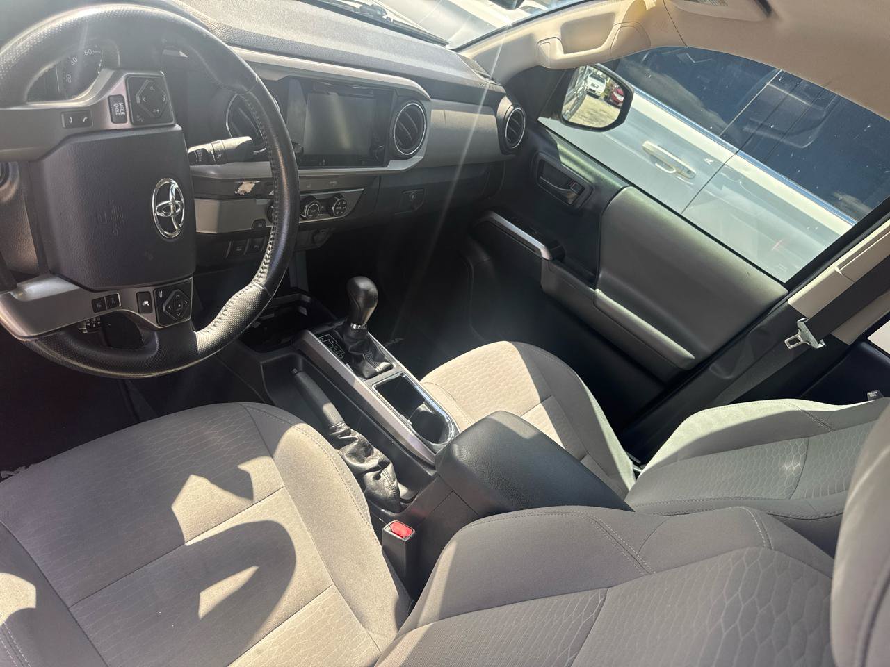 Used 2019 Toyota Tacoma SR5 RWD image 8