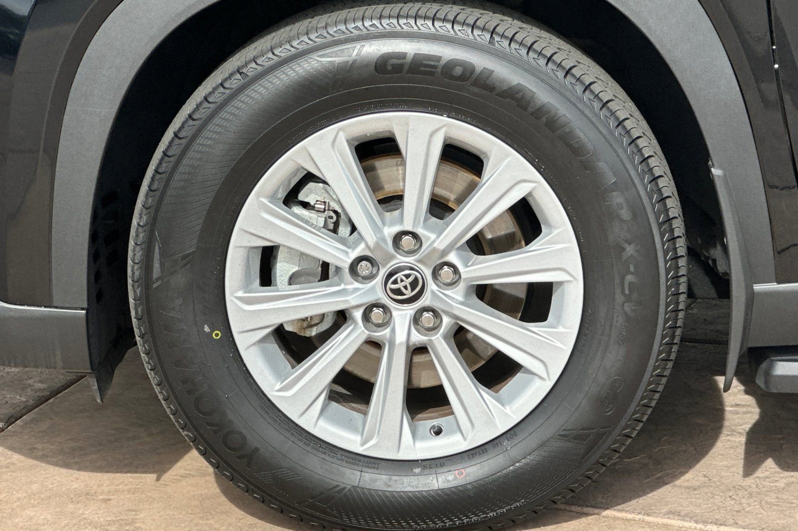 Certified 2024 Toyota Grand Highlander XLE image 35