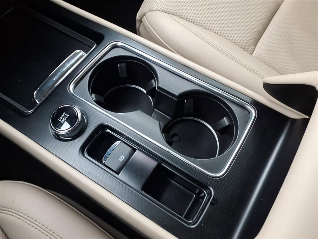 Used 2023 Lincoln Corsair Reserve image 13