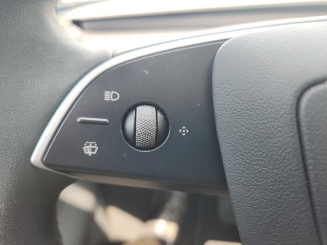 Used 2026 Tesla Model Y Long Range AWD/4WD image 33