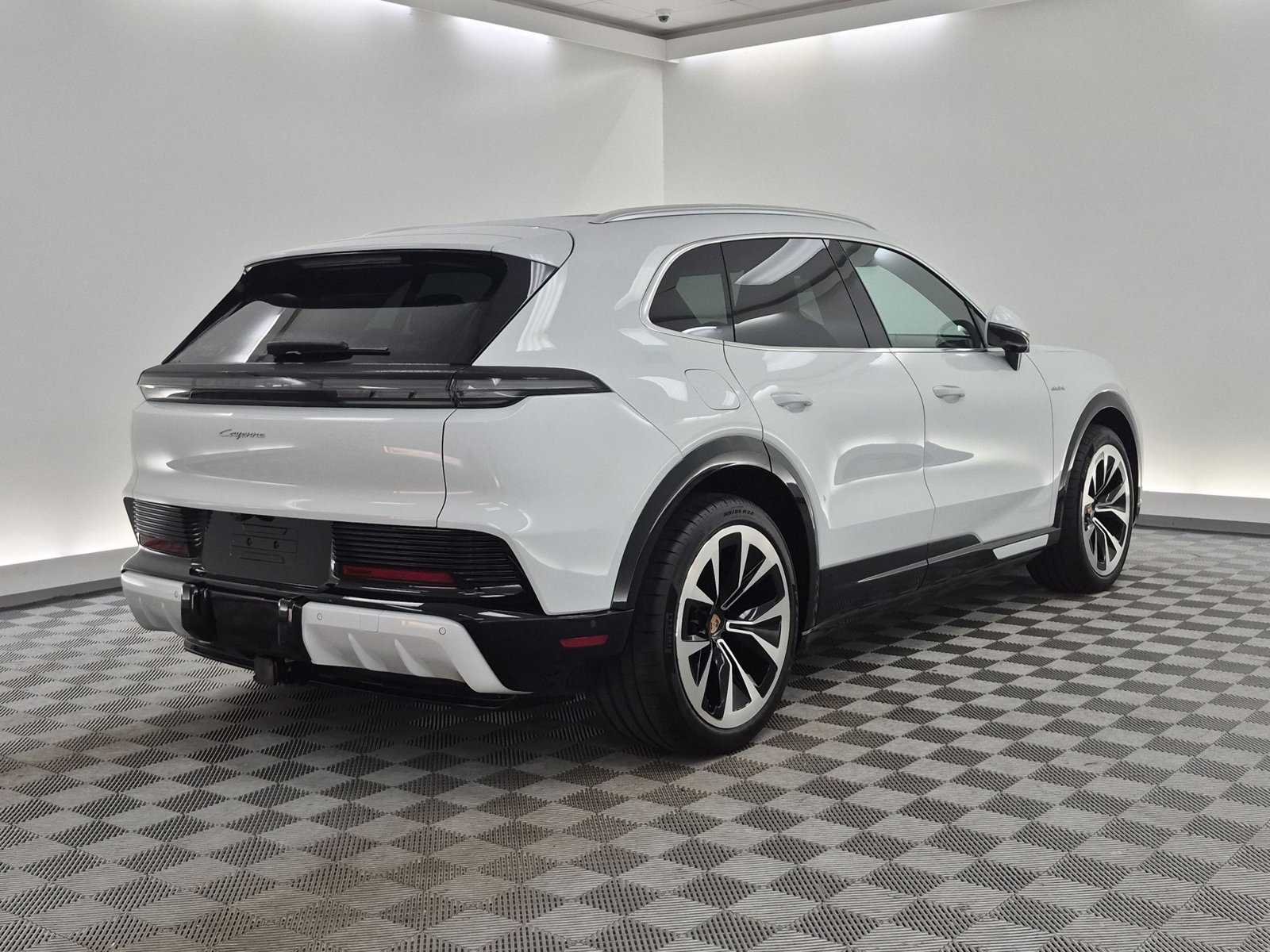 New 2026 Porsche Cayenne Electric AWD/4WD image 6