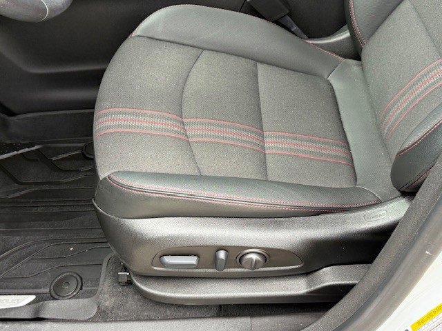 Certified 2022 Chevrolet Equinox RS w/ Infotainment Package image 34