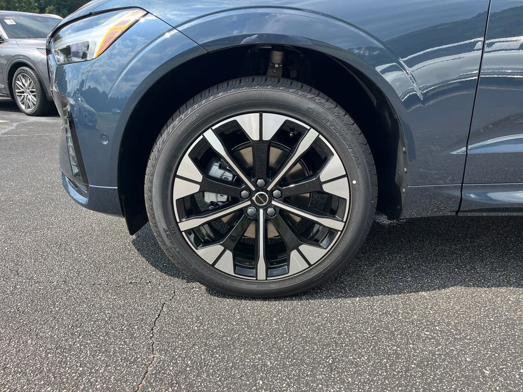 New 2026 Volvo XC60 B5 Plus w/ Protection Package Premier image 33