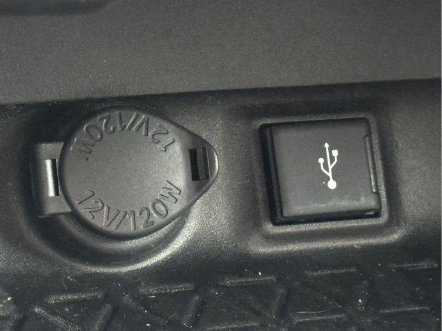 Used 2021 Toyota RAV4 LE AWD/4WD image 19