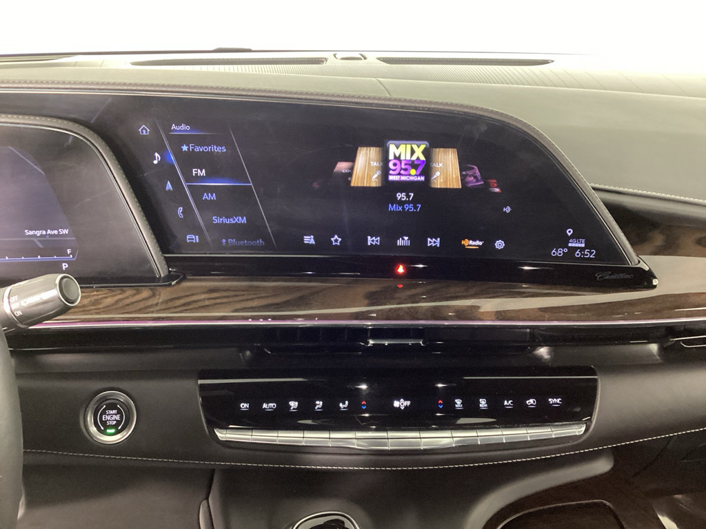 Used 2023 Cadillac Escalade Sport Platinum w/ LPO, ONYX Package AWD/4WD image 28