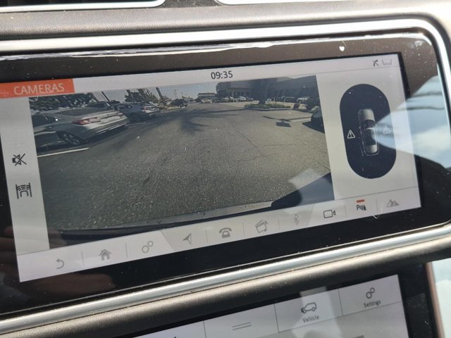 Used 2018 Land Rover Range Rover HSE AWD/4WD image 10