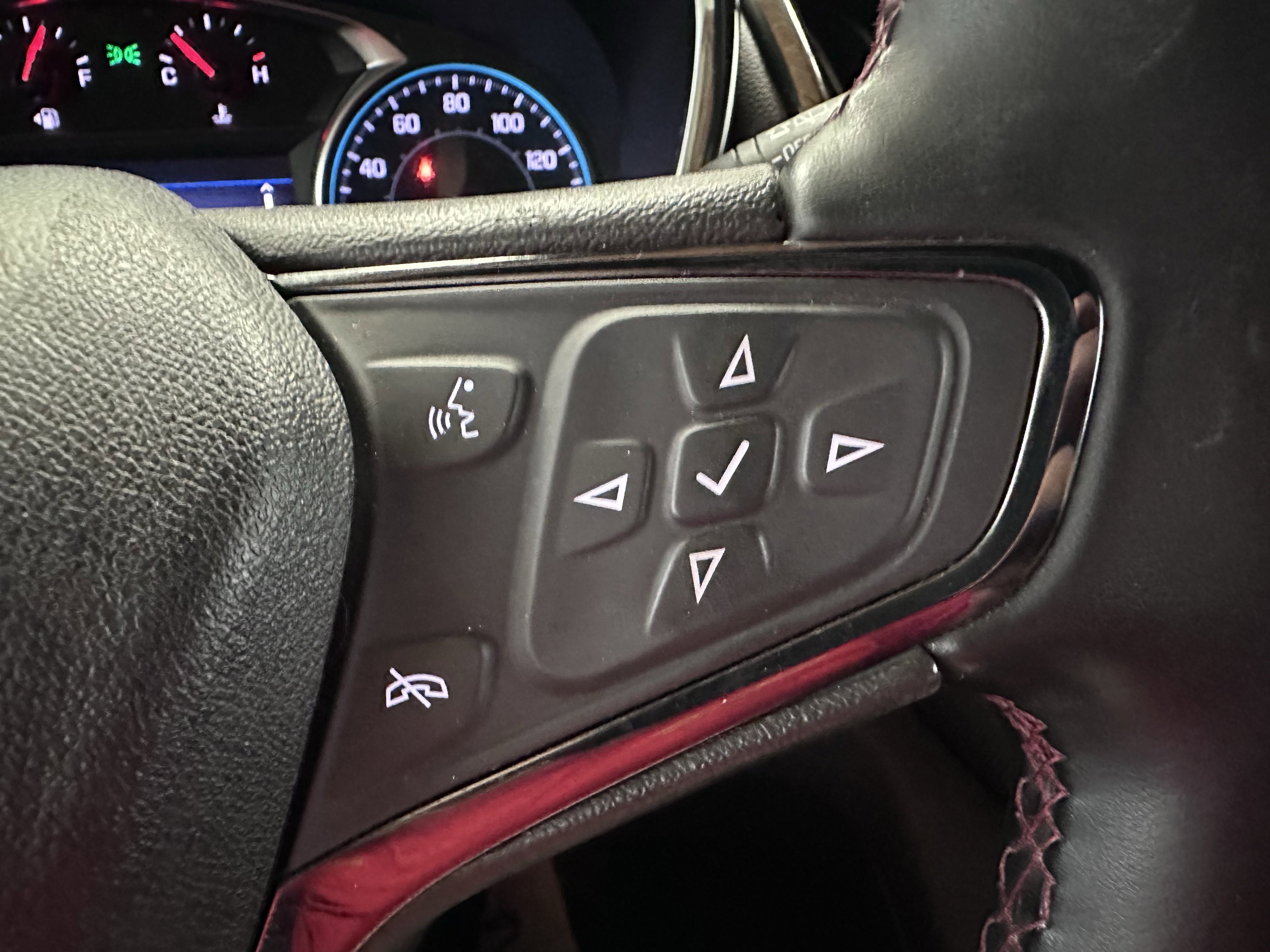 Used 2023 Chevrolet Equinox RS image 51