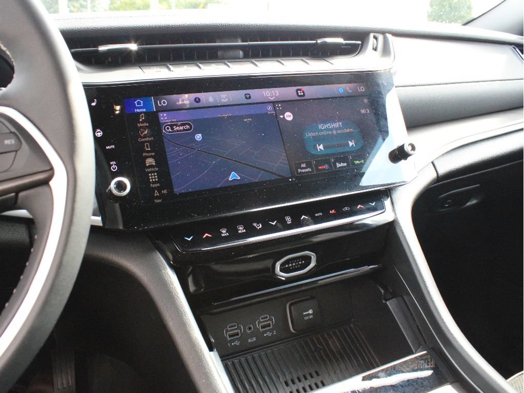 Used 2026 Jeep Grand Cherokee Altitude AWD/4WD image 21
