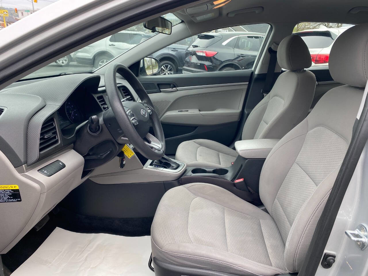 Used 2019 Hyundai Elantra SE image 9
